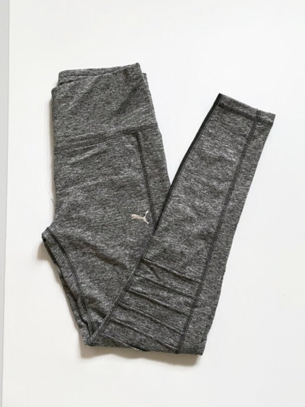 PUMA Elastic waist athletic leggings 🧳